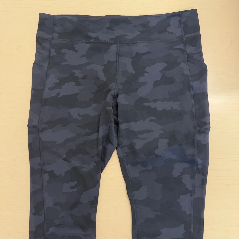 Lululemon Black Camo Align Leggings Size 18 - Picture 2 of 8